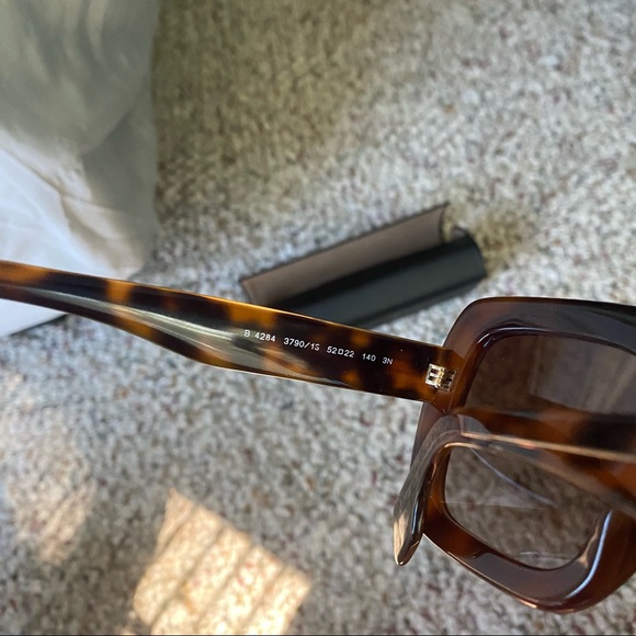 Authentic Burberry Sunglasses - Picture 4 of 4